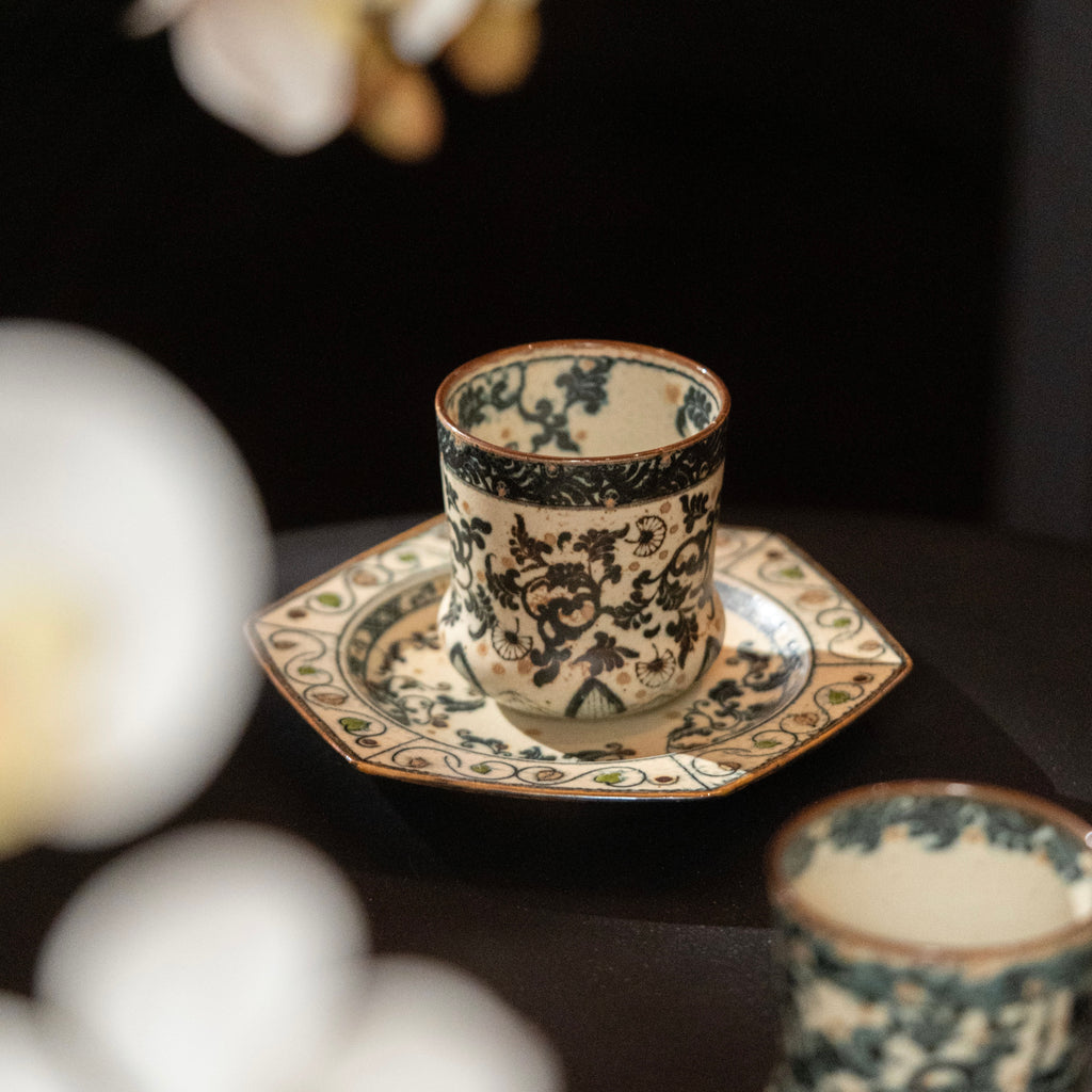 Black and white porcelain Handmade blue and white porcelain traditional lotus pattern Coke cup 280ml-shiciji porcelain studio