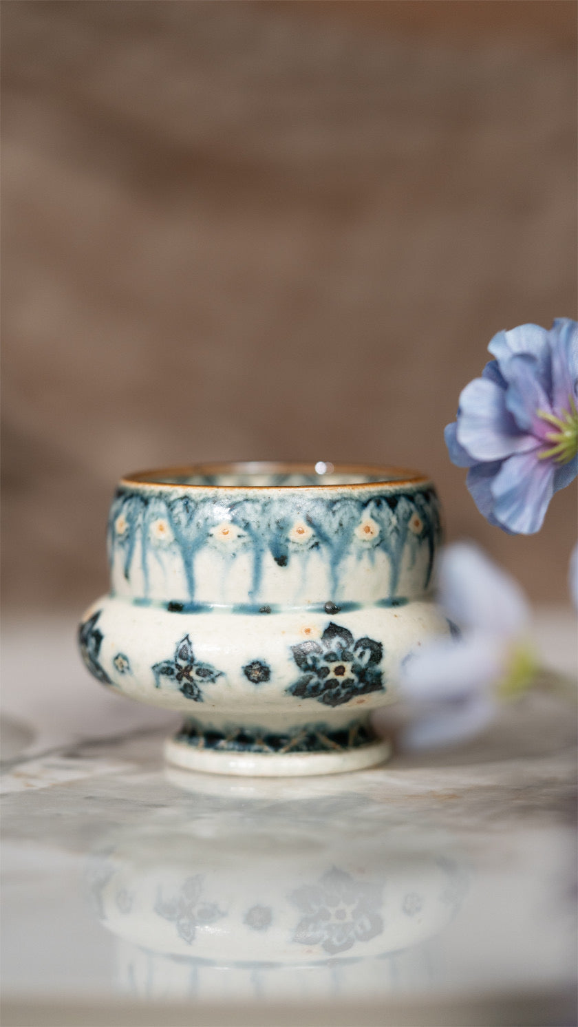 Ruyi Lotus Pattern Small Swimming Ring Coffee Cup Jingdezhen Handmade Ceramic Medieval Style Latte Cup 230ml